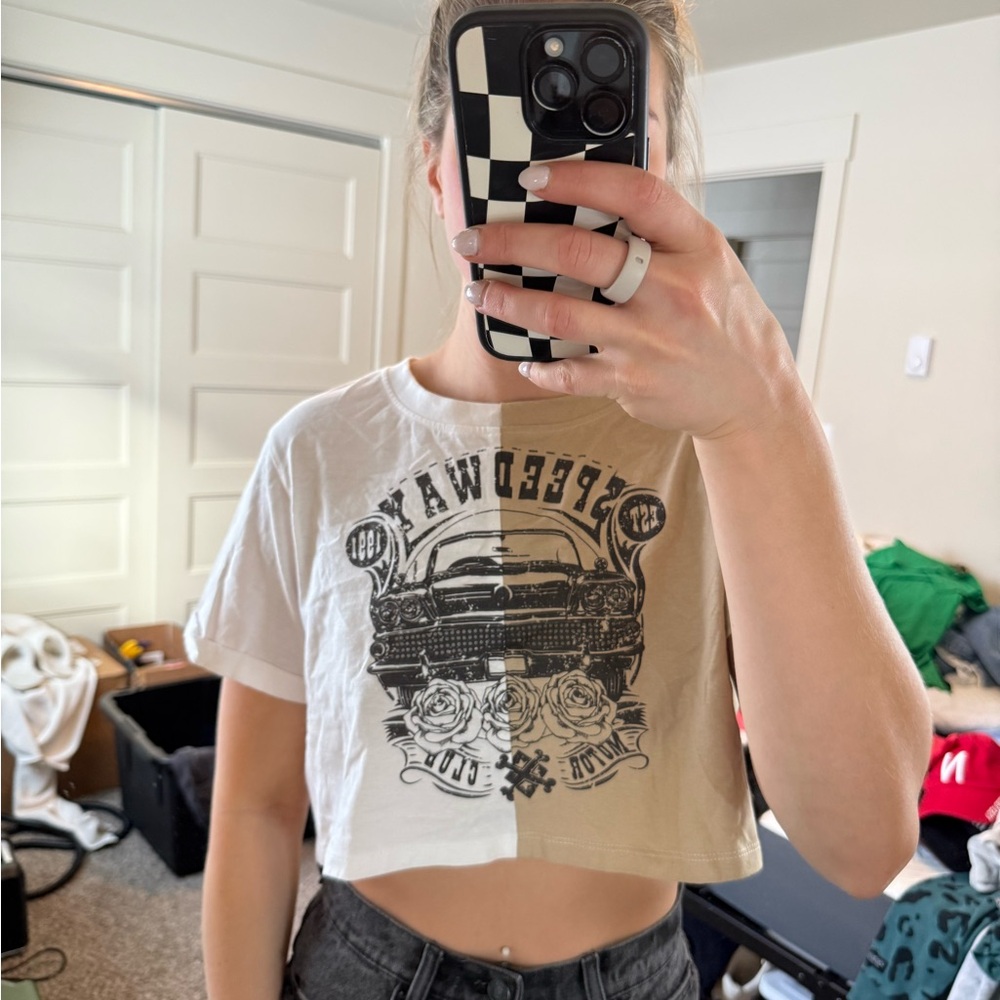 Two-Tone Graphic Crop Top